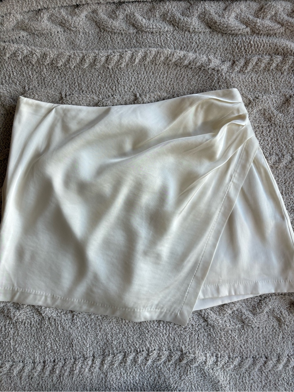 New with Tags White Abercrombie & Fitch ruched satin mini skort